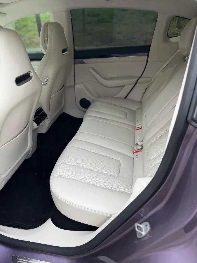 2025 Luxeed R7 REEV 156HP REEV 37KWH,autocango,china used car exporter,china ev exporter,chinese used car exporter,chinese used ev exporter