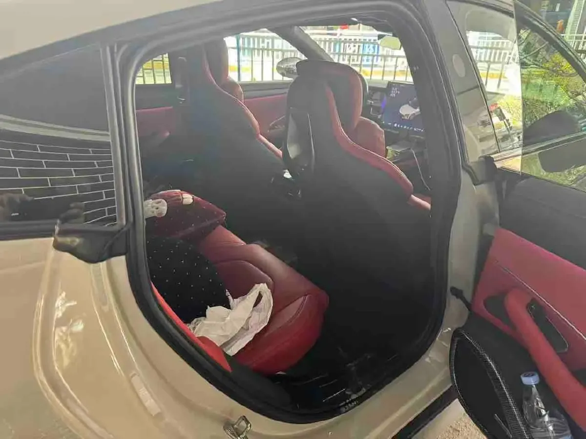 2024 MI SU7 BEV 73.6KWH,autocango,china used car exporter,china ev exporter,chinese used car exporter,chinese used ev exporter