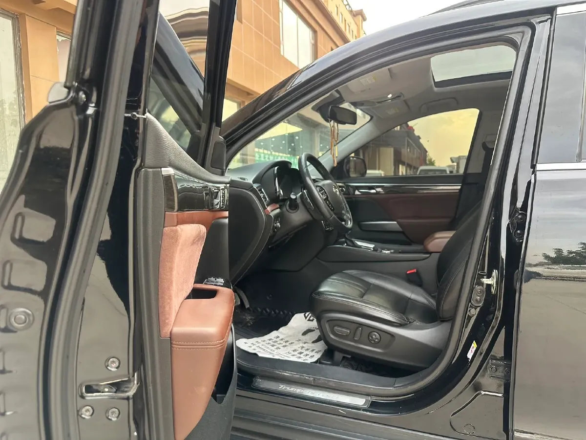 2017 GAC Trumpchi GS8 2.0T 201HP L4 6AT,autocango,china used car exporter,china ev exporter,chinese used car exporter,chinese used ev exporter