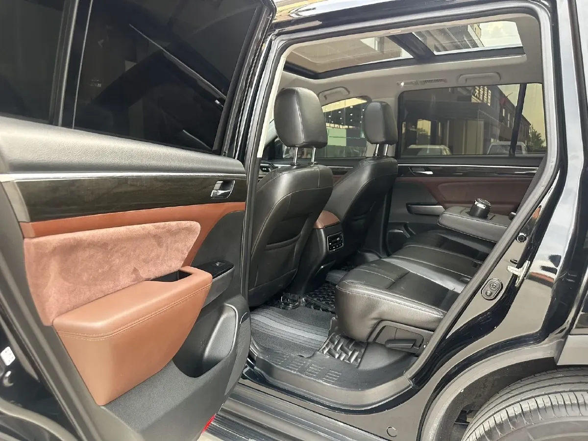 2017 GAC Trumpchi GS8 2.0T 201HP L4 6AT,autocango,china used car exporter,china ev exporter,chinese used car exporter,chinese used ev exporter