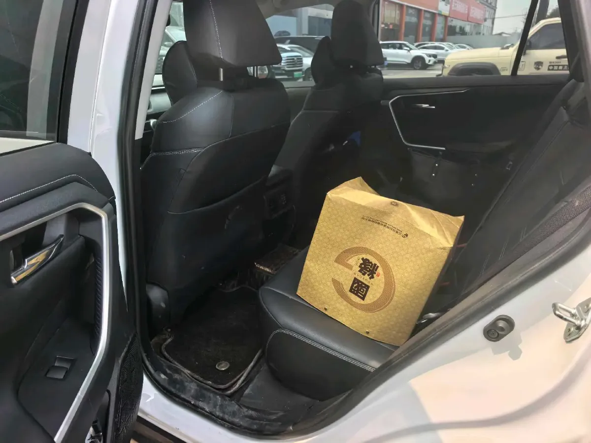 2023 Toyota RAV4 2.0L 171HP L4 CVT,autocango,china used car exporter,china ev exporter,chinese used car exporter,chinese used ev exporter