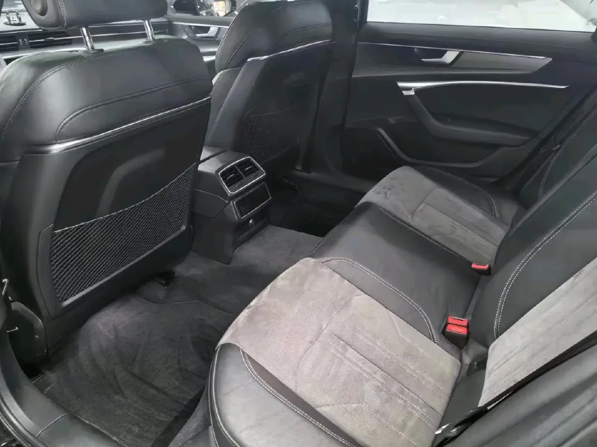 2020 Audi A6L 2.0T 190HP L4 7DCT,autocango,china used car exporter,china ev exporter,chinese used car exporter,chinese used ev exporter