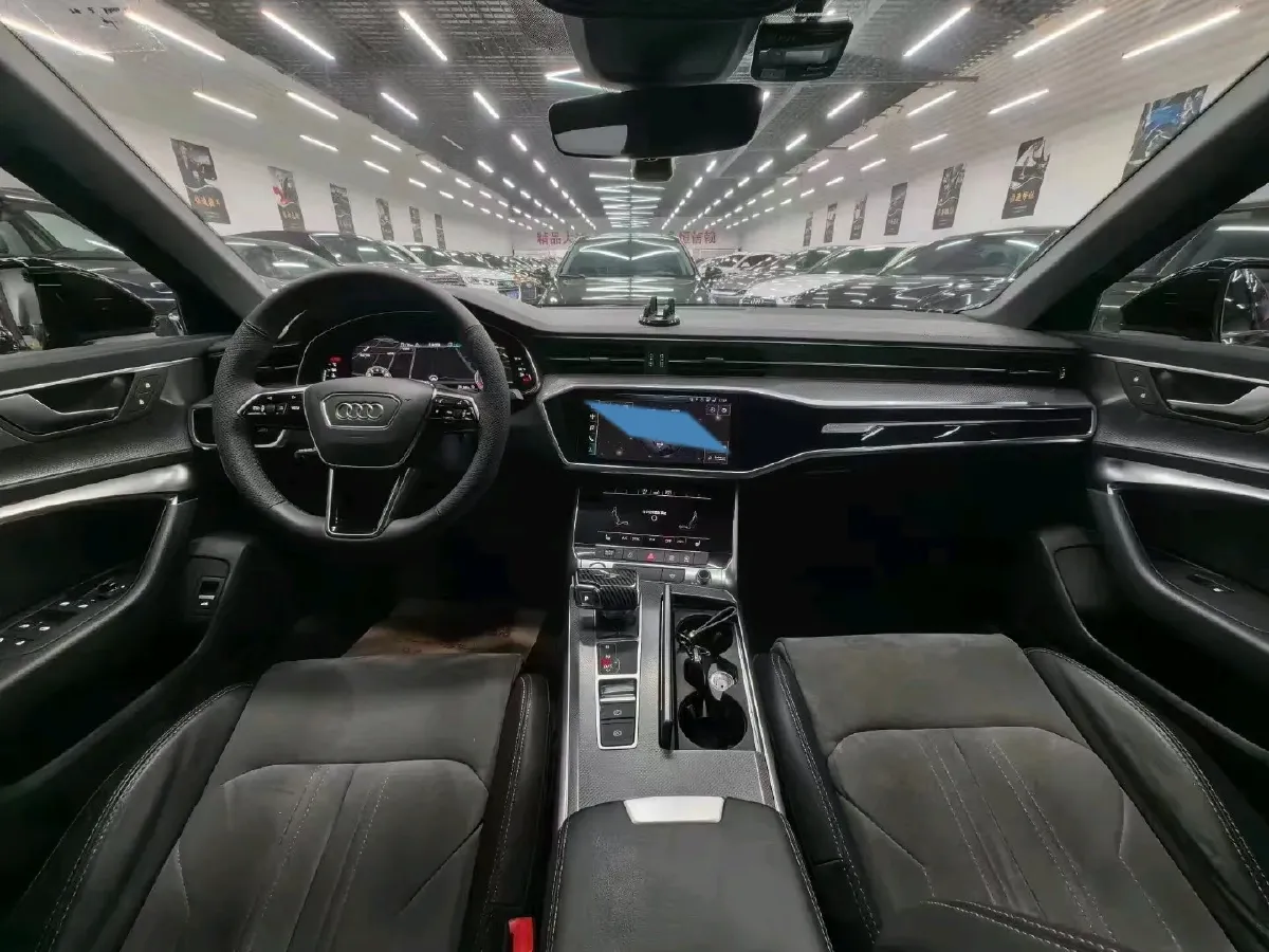 2020 Audi A6L 2.0T 190HP L4 7DCT,autocango,china used car exporter,china ev exporter,chinese used car exporter,chinese used ev exporter