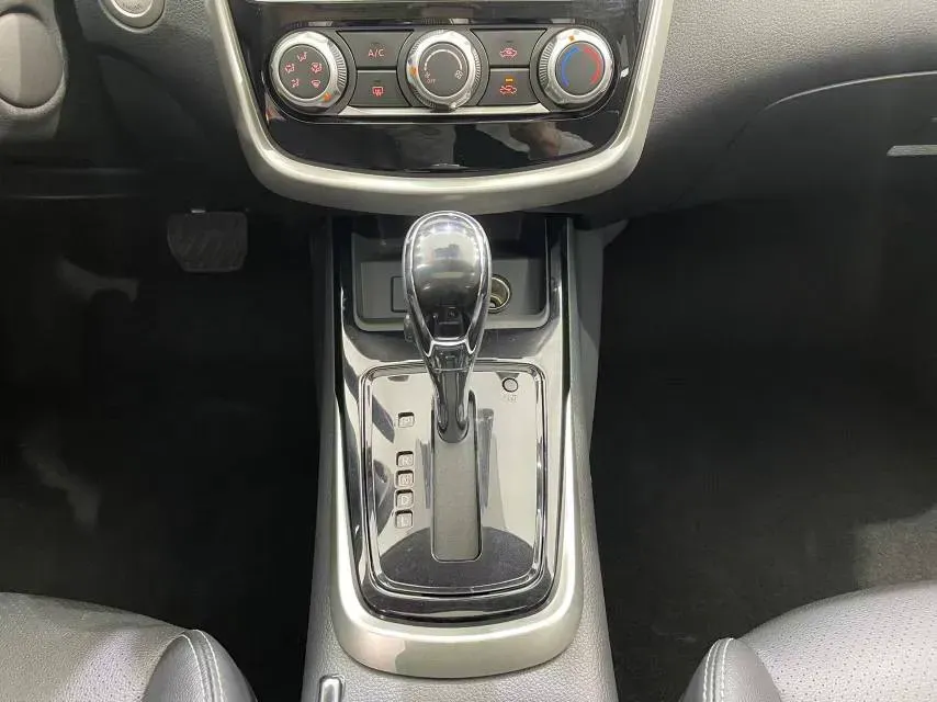 2021 Nissan Tiida 1.6L 122HP L4 CVT,autocango,china used car exporter,china ev exporter,chinese used car exporter,chinese used ev exporter