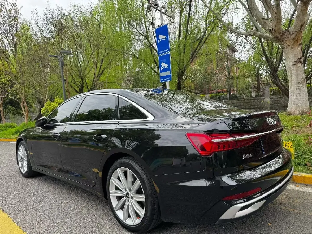 2023 Audi A6L 2.0T 245HP L4 7DCT,autocango,china used car exporter,china ev exporter,chinese used car exporter,chinese used ev exporter
