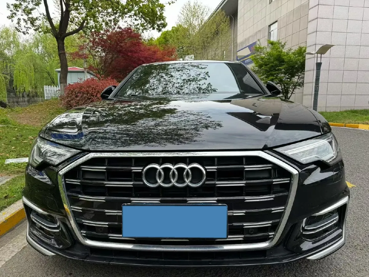 2023 Audi A6L 2.0T 245HP L4 7DCT,autocango,china used car exporter,china ev exporter,chinese used car exporter,chinese used ev exporter