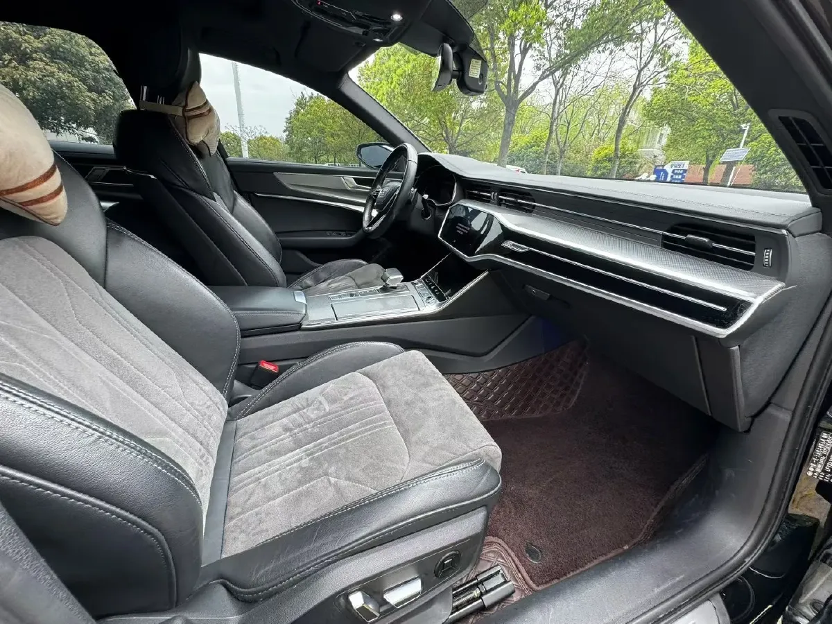 2023 Audi A6L 2.0T 245HP L4 7DCT,autocango,china used car exporter,china ev exporter,chinese used car exporter,chinese used ev exporter