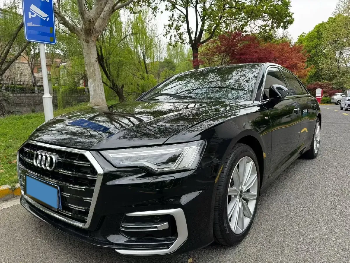 2023 Audi A6L 2.0T 245HP L4 7DCT,autocango,china used car exporter,china ev exporter,chinese used car exporter,chinese used ev exporter