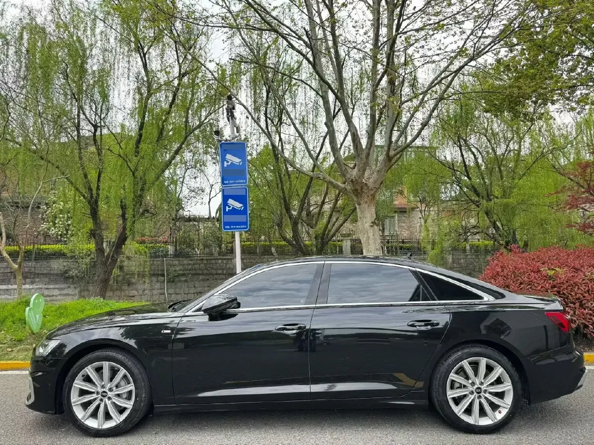 2023 Audi A6L 2.0T 245HP L4 7DCT,autocango,china used car exporter,china ev exporter,chinese used car exporter,chinese used ev exporter