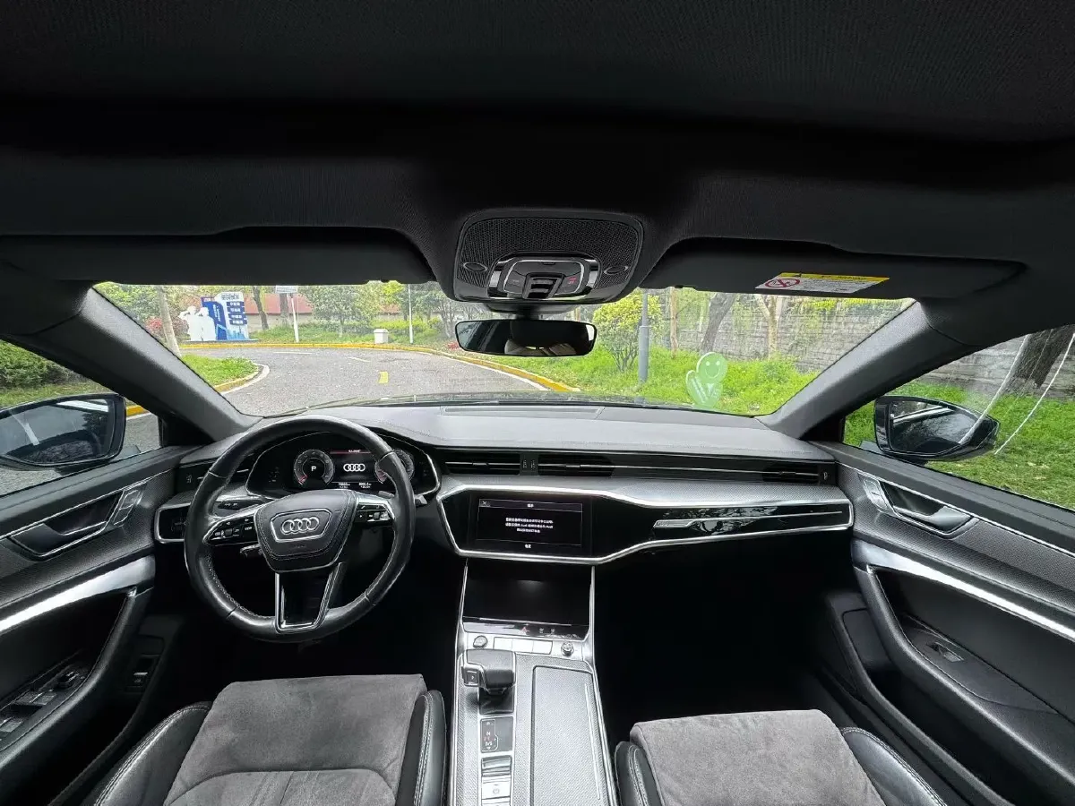 2023 Audi A6L 2.0T 245HP L4 7DCT,autocango,china used car exporter,china ev exporter,chinese used car exporter,chinese used ev exporter