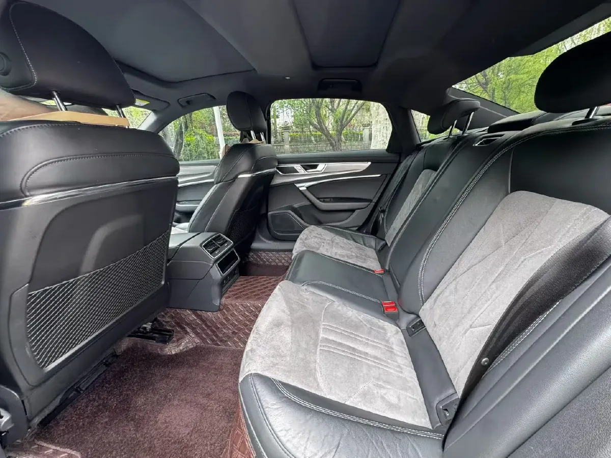 2023 Audi A6L 2.0T 245HP L4 7DCT,autocango,china used car exporter,china ev exporter,chinese used car exporter,chinese used ev exporter