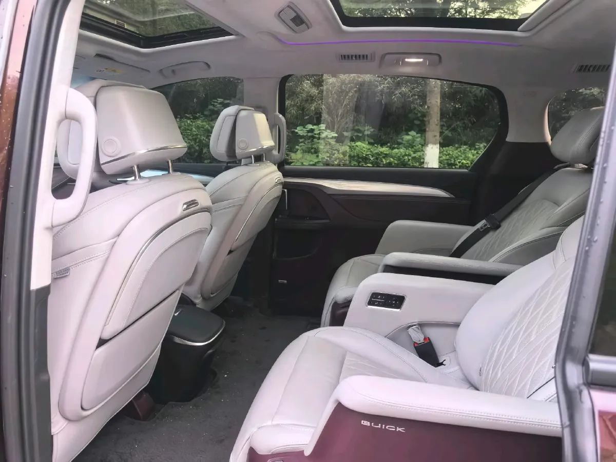 2022 Buick GL8 2.0T 237HP L4 9AT,autocango,china used car exporter,china ev exporter,chinese used car exporter,chinese used ev exporter