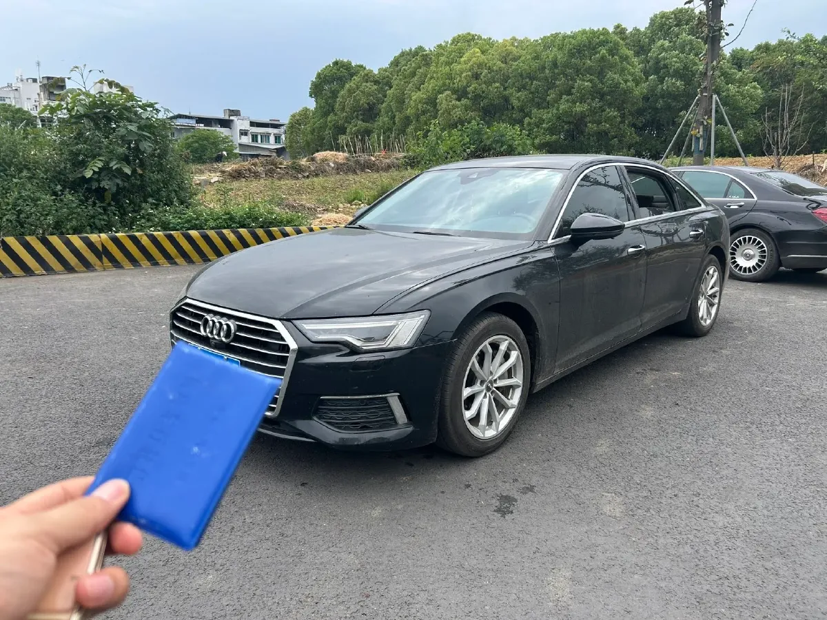 2021 Audi A6L 2.0T 190HP L4 7DCT,autocango,china used car exporter,china ev exporter,chinese used car exporter,chinese used ev exporter