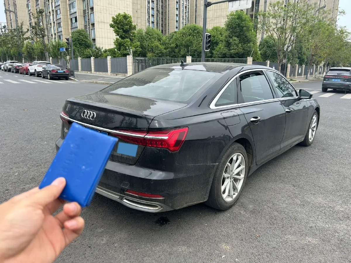 2021 Audi A6L 2.0T 190HP L4 7DCT,autocango,china used car exporter,china ev exporter,chinese used car exporter,chinese used ev exporter