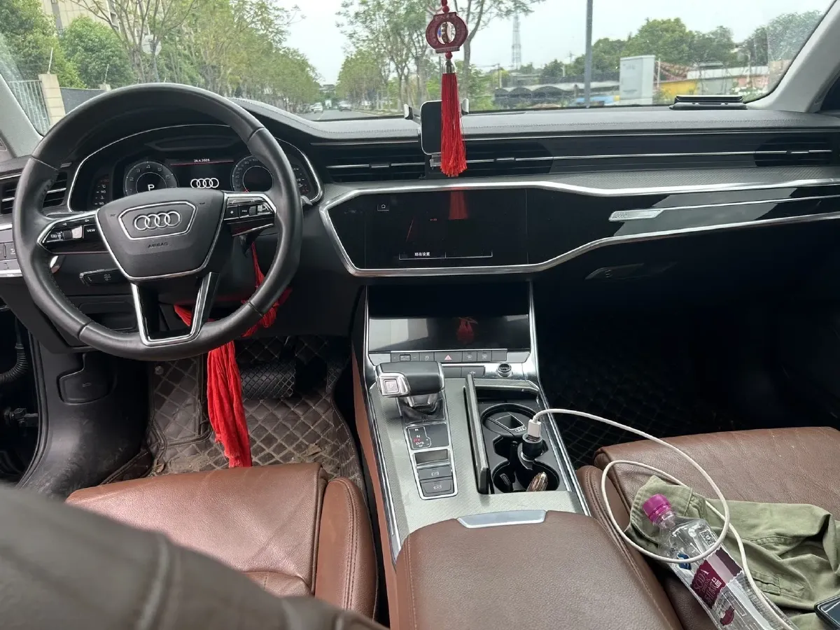 2021 Audi A6L 2.0T 190HP L4 7DCT,autocango,china used car exporter,china ev exporter,chinese used car exporter,chinese used ev exporter