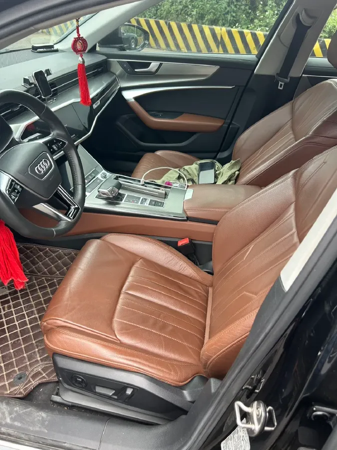 2021 Audi A6L 2.0T 190HP L4 7DCT,autocango,china used car exporter,china ev exporter,chinese used car exporter,chinese used ev exporter