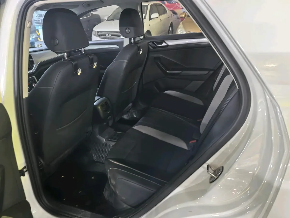 2020 Volkswagen T-Roc 1.4T 131HP L4 7DCT,autocango,china used car exporter,china ev exporter,chinese used car exporter,chinese used ev exporter