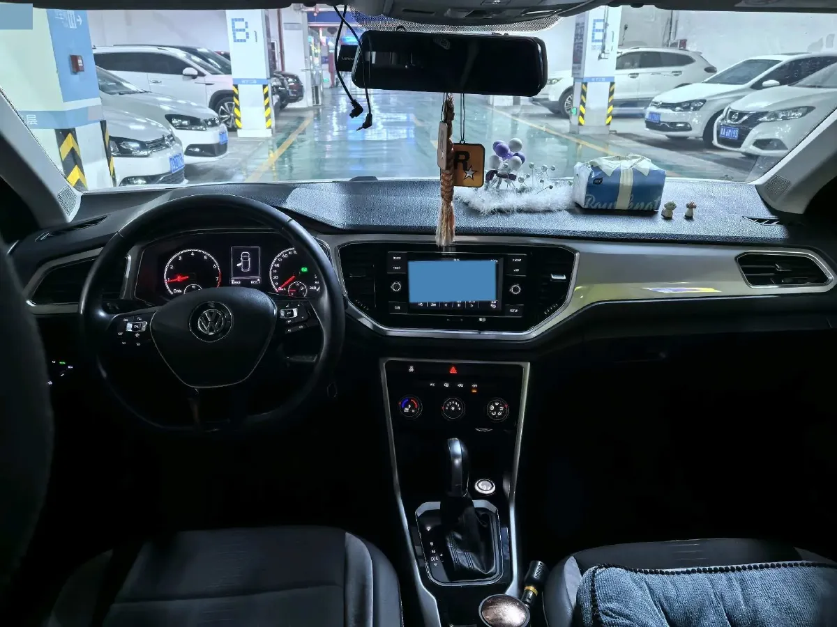 2020 Volkswagen T-Roc 1.4T 131HP L4 7DCT,autocango,china used car exporter,china ev exporter,chinese used car exporter,chinese used ev exporter