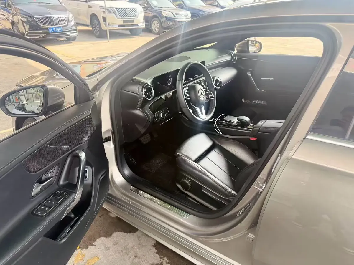 2021 Mercedes-Benz A Class 1.3T 163HP L4 7DCT,autocango,china used car exporter,china ev exporter,chinese used car exporter,chinese used ev exporter