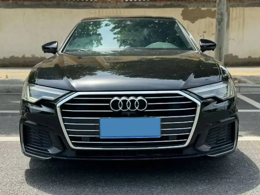 2022 Audi A6L 2.0T 190HP L4 7DCT,autocango,china used car exporter,china ev exporter,chinese used car exporter,chinese used ev exporter