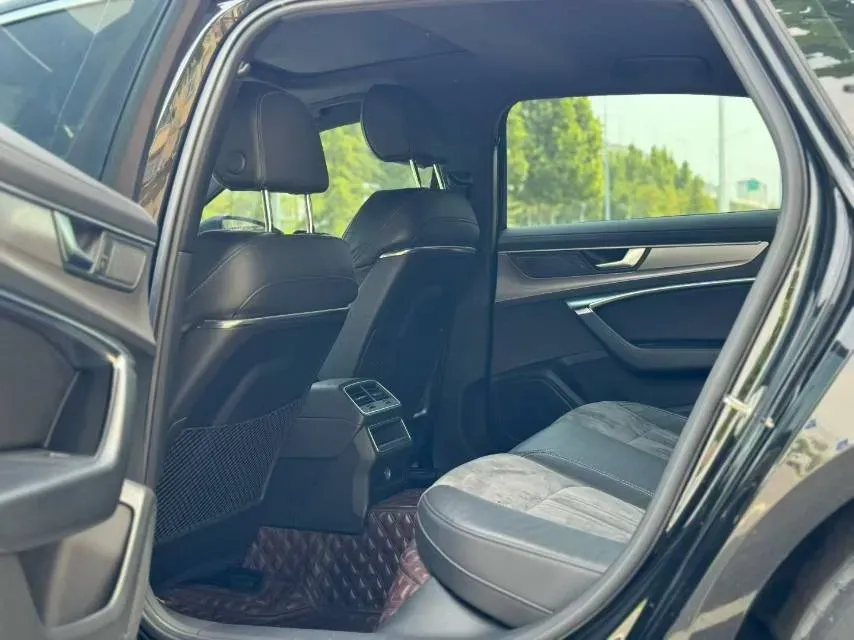 2022 Audi A6L 2.0T 190HP L4 7DCT,autocango,china used car exporter,china ev exporter,chinese used car exporter,chinese used ev exporter