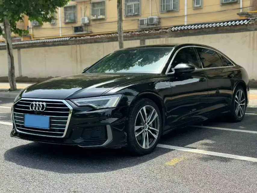 2022 Audi A6L 2.0T 190HP L4 7DCT,autocango,china used car exporter,china ev exporter,chinese used car exporter,chinese used ev exporter
