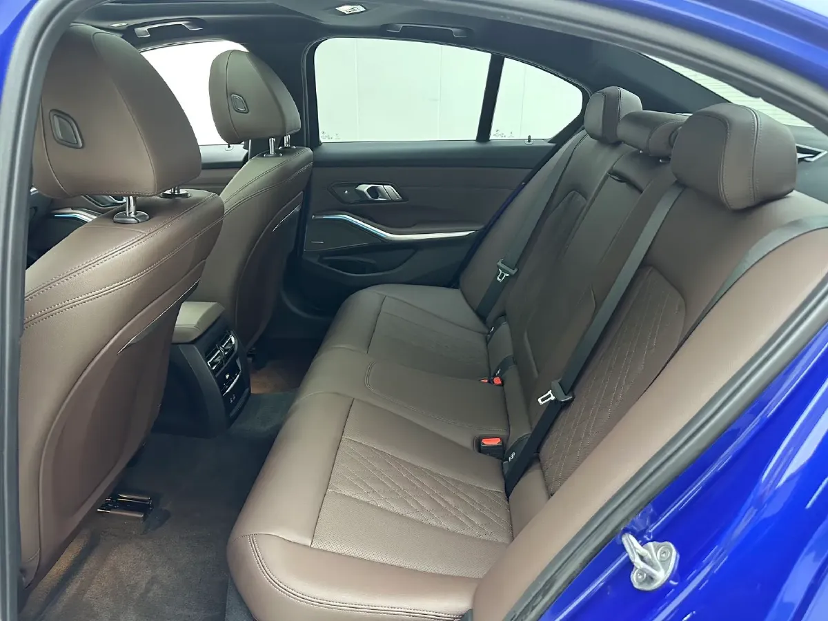 2023 BMW 3 Series 2.0T 184HP L4 8AT,autocango,china used car exporter,china ev exporter,chinese used car exporter,chinese used ev exporter