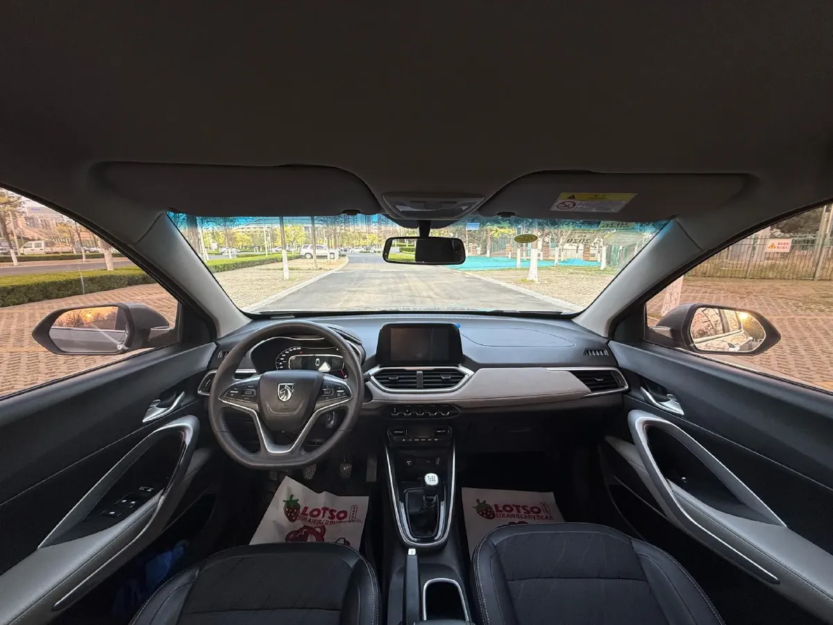 2017 BaoJun 510 1.5L 112HP L4 6MT,autocango,china used car exporter,china ev exporter,chinese used car exporter,chinese used ev exporter