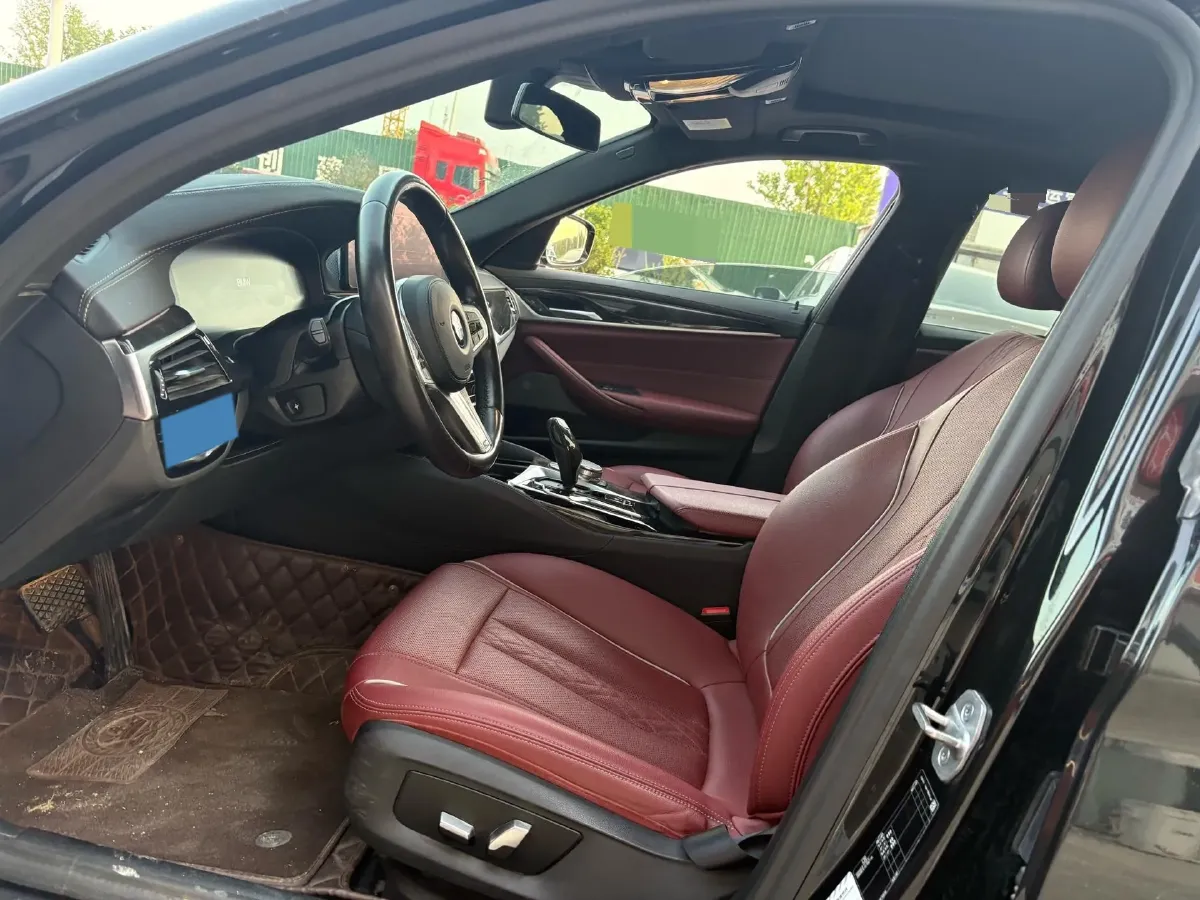 2022 BMW 5 Series 2.0T 184HP L4 8AT,autocango,china used car exporter,china ev exporter,chinese used car exporter,chinese used ev exporter