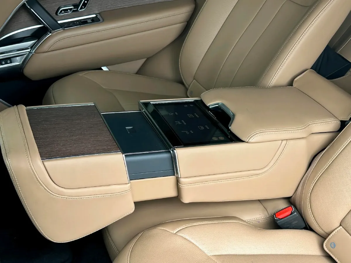 2025 Land Rover Range Rover 3.0T 400HP L6 8AT,autocango,china used car exporter,china ev exporter,chinese used car exporter,chinese used ev exporter