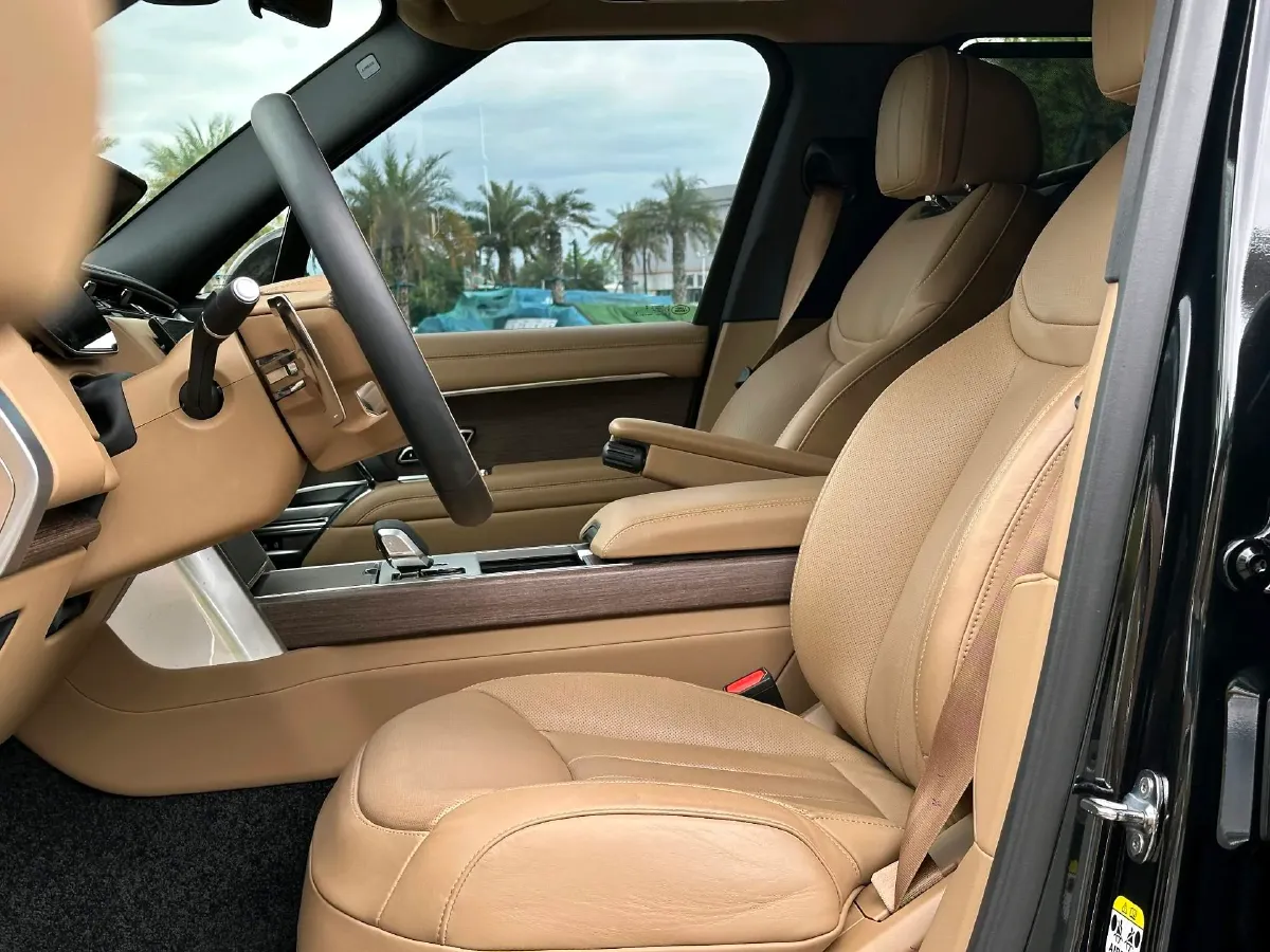 2025 Land Rover Range Rover 3.0T 400HP L6 8AT,autocango,china used car exporter,china ev exporter,chinese used car exporter,chinese used ev exporter