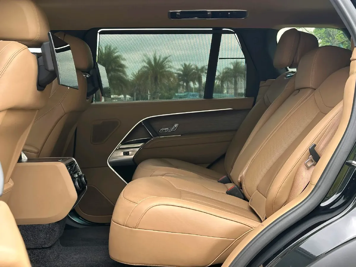 2025 Land Rover Range Rover 3.0T 400HP L6 8AT,autocango,china used car exporter,china ev exporter,chinese used car exporter,chinese used ev exporter