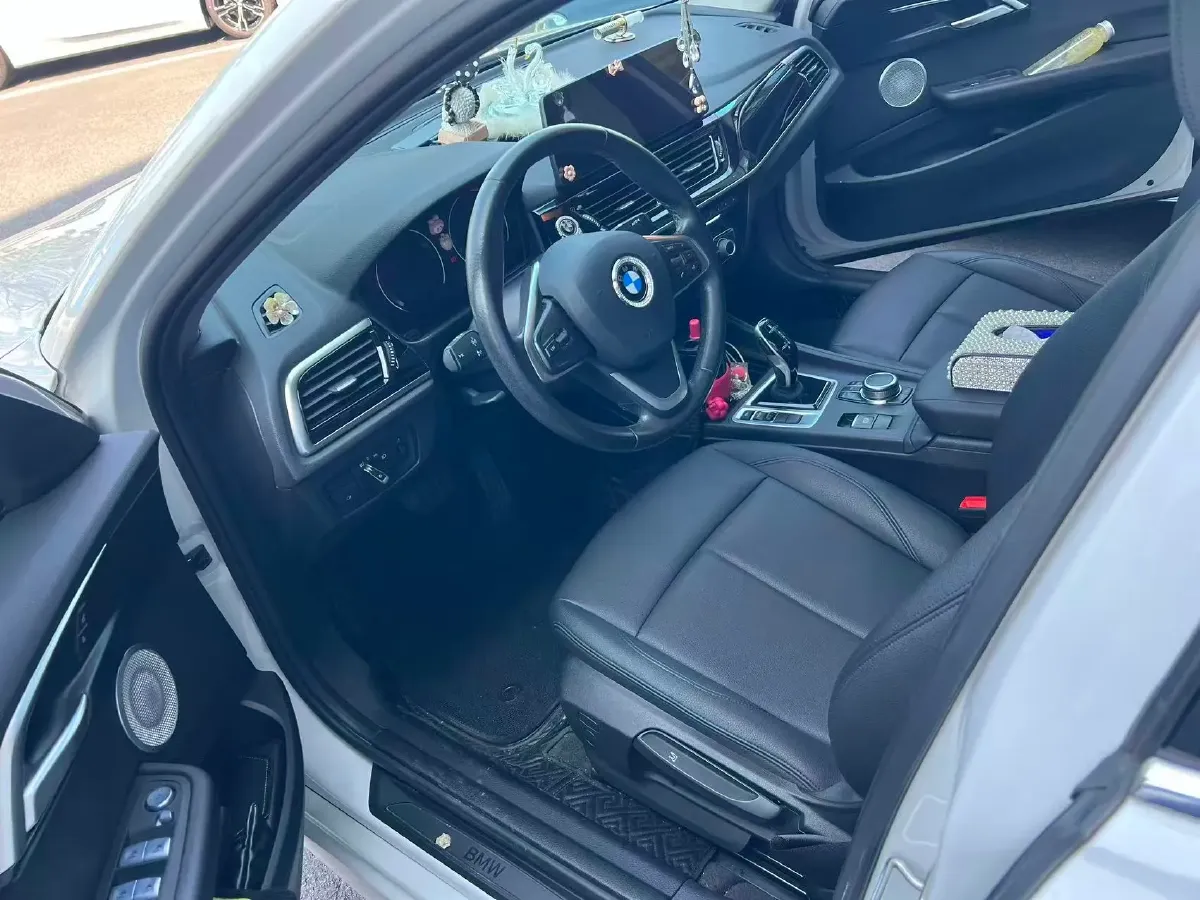 2022 BMW 1 Series 1.5T 140HP L3 7DCT,autocango,china used car exporter,china ev exporter,chinese used car exporter,chinese used ev exporter