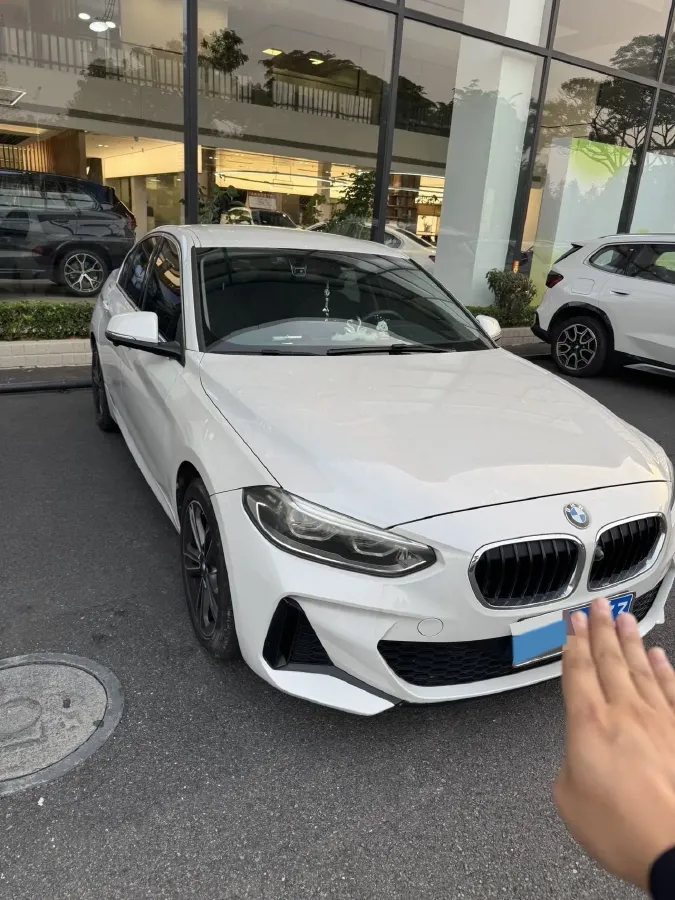 2022 BMW 1 Series 1.5T 140HP L3 7DCT,autocango,china used car exporter,china ev exporter,chinese used car exporter,chinese used ev exporter