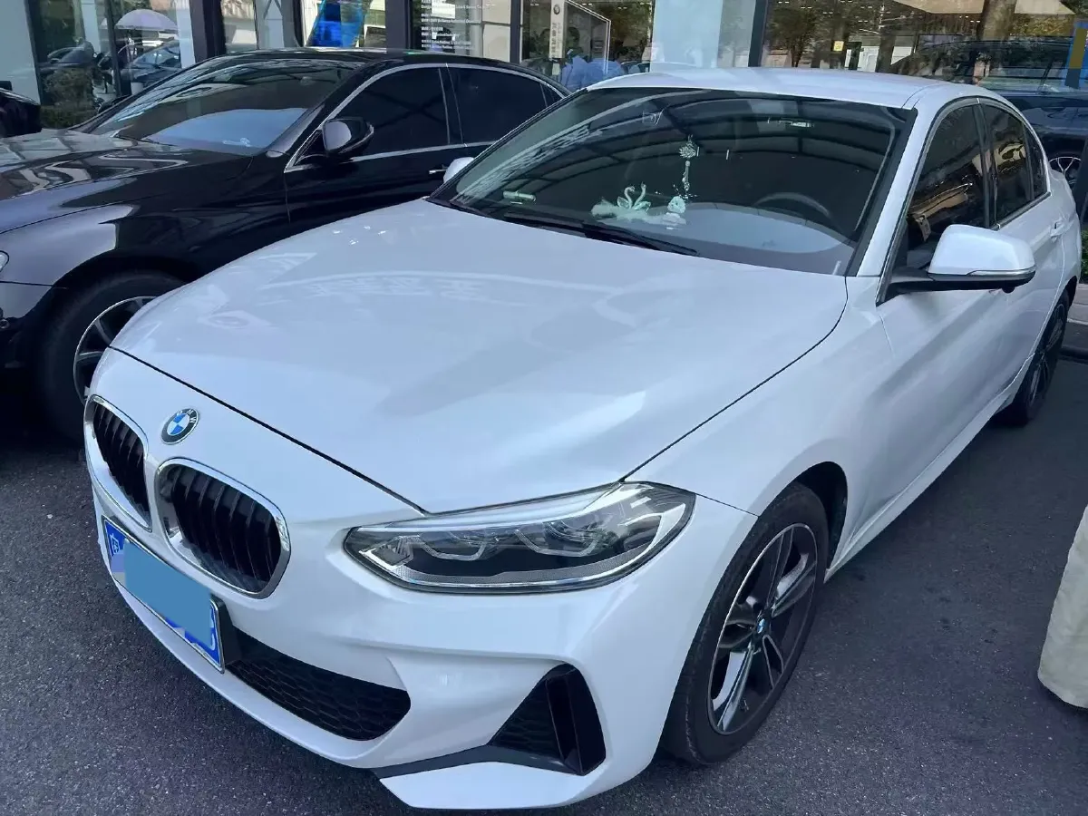 2022 BMW 1 Series 1.5T 140HP L3 7DCT,autocango,china used car exporter,china ev exporter,chinese used car exporter,chinese used ev exporter