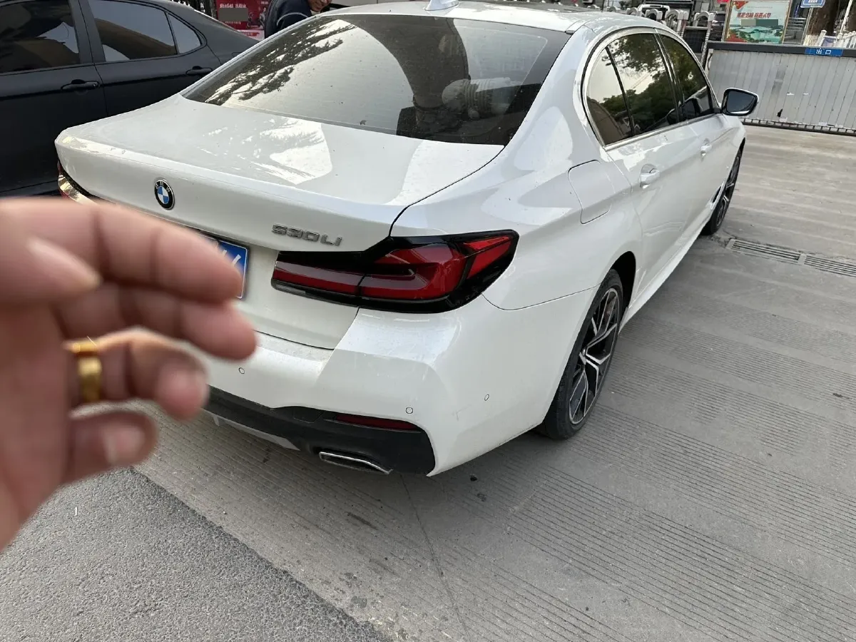 2022 BMW 5 Series 2.0T 252HP L4 8AT,autocango,china used car exporter,china ev exporter,chinese used car exporter,chinese used ev exporter