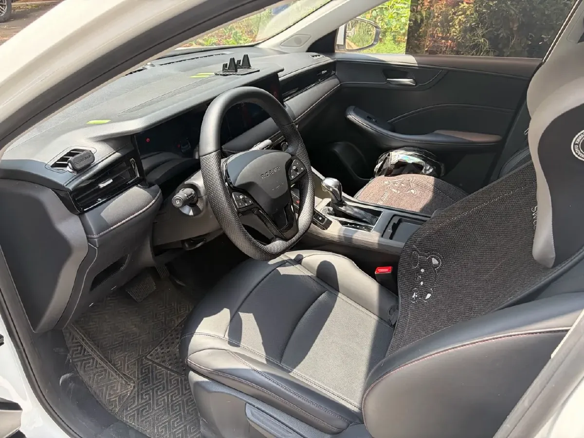 2024 Roewe i5 1.5L 129HP L4 CVT,autocango,china used car exporter,china ev exporter,chinese used car exporter,chinese used ev exporter