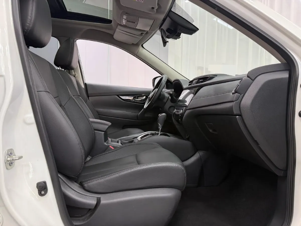 2022 Nissan X-Trail 2.0L 151HP L4 CVT,autocango,china used car exporter,china ev exporter,chinese used car exporter,chinese used ev exporter