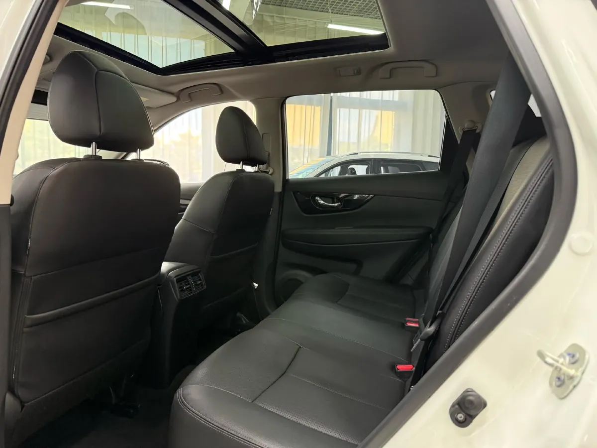 2022 Nissan X-Trail 2.0L 151HP L4 CVT,autocango,china used car exporter,china ev exporter,chinese used car exporter,chinese used ev exporter