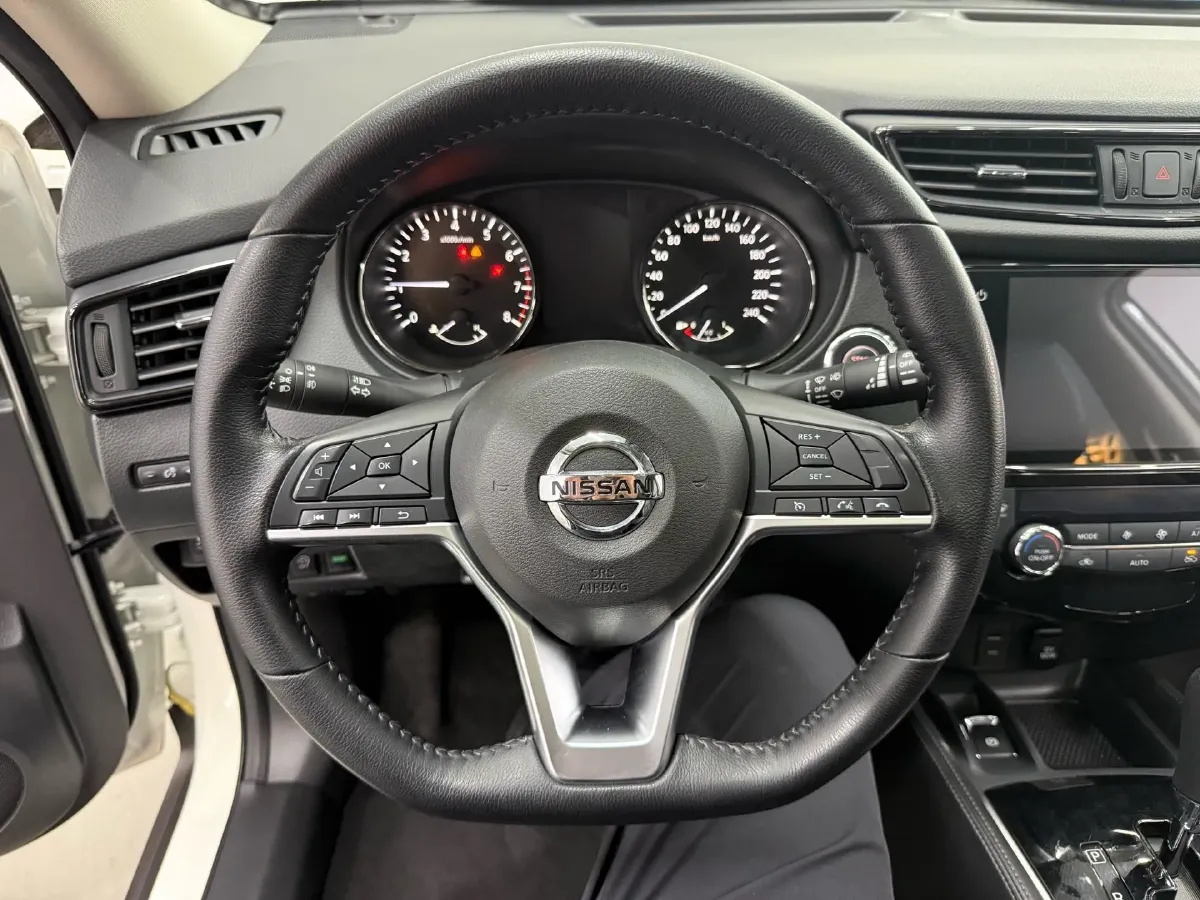 2022 Nissan X-Trail 2.0L 151HP L4 CVT,autocango,china used car exporter,china ev exporter,chinese used car exporter,chinese used ev exporter