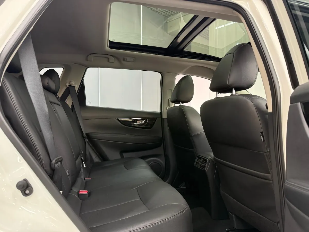 2022 Nissan X-Trail 2.0L 151HP L4 CVT,autocango,china used car exporter,china ev exporter,chinese used car exporter,chinese used ev exporter