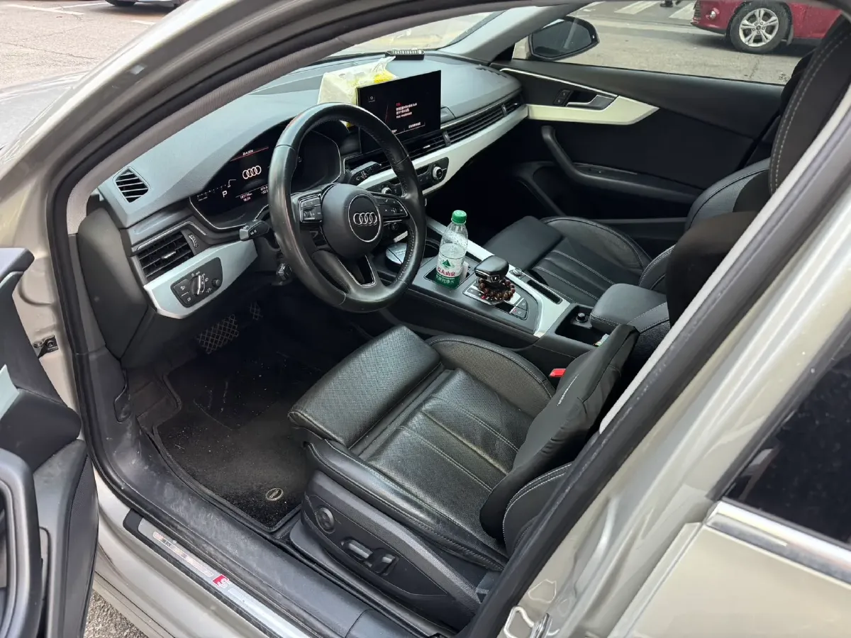 2020 Audi A4L 2.0T 190HP L4 7DCT,autocango,china used car exporter,china ev exporter,chinese used car exporter,chinese used ev exporter