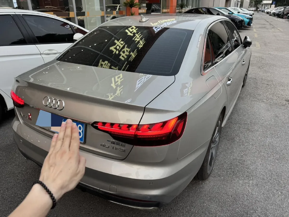 2020 Audi A4L 2.0T 190HP L4 7DCT,autocango,china used car exporter,china ev exporter,chinese used car exporter,chinese used ev exporter