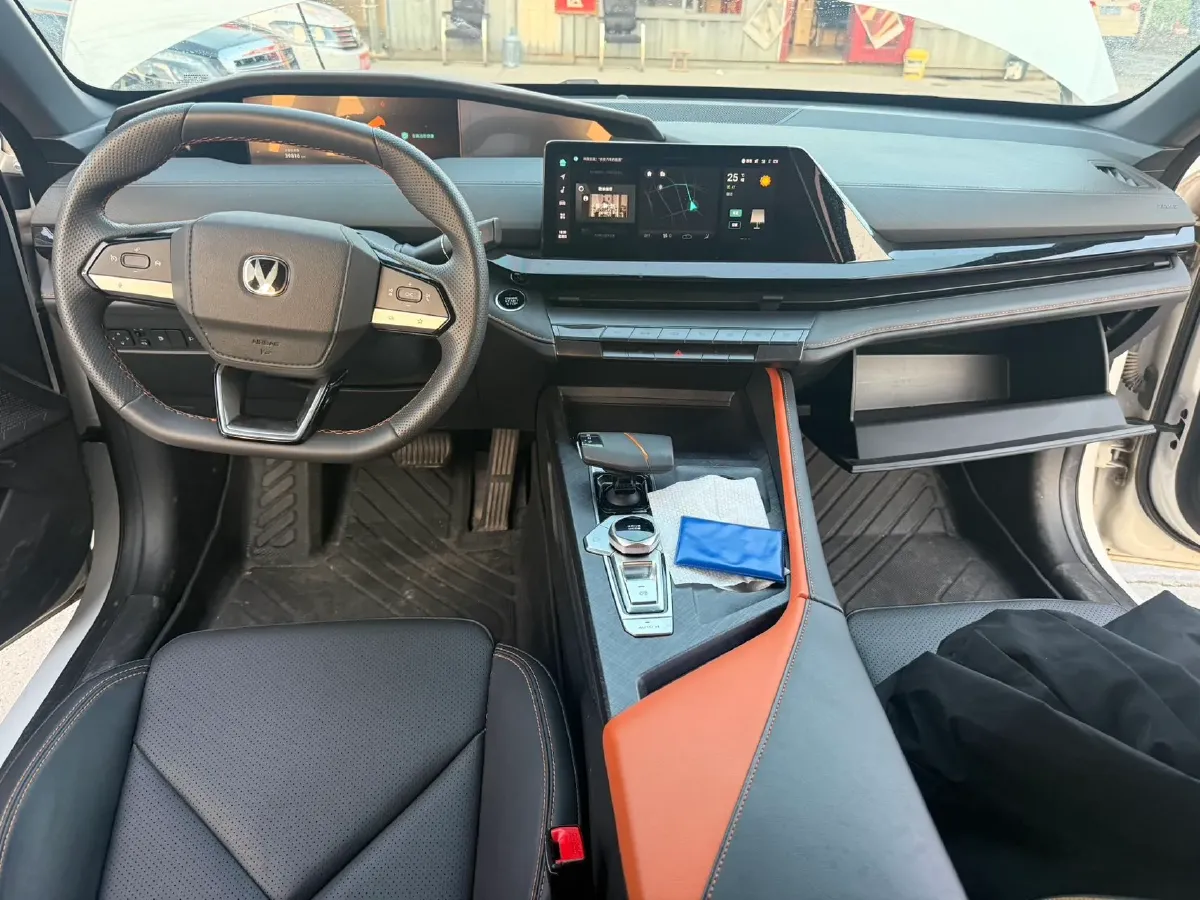 2023 ChangAn UNI-V iDD 1.5T 170HP L4 6TCT PHEV 18.4KWH,autocango,china used car exporter,china ev exporter,chinese used car exporter,chinese used ev exporter