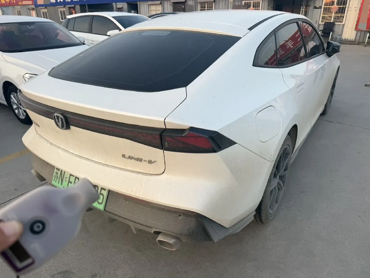 2023 ChangAn UNI-V iDD 1.5T 170HP L4 6TCT PHEV 18.4KWH,autocango,china used car exporter,china ev exporter,chinese used car exporter,chinese used ev exporter