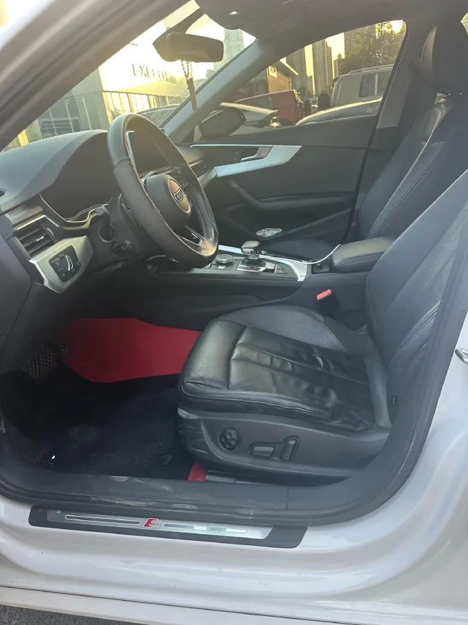 2019 Audi A4L 2.0T 190HP L4 7DCT,autocango,china used car exporter,china ev exporter,chinese used car exporter,chinese used ev exporter