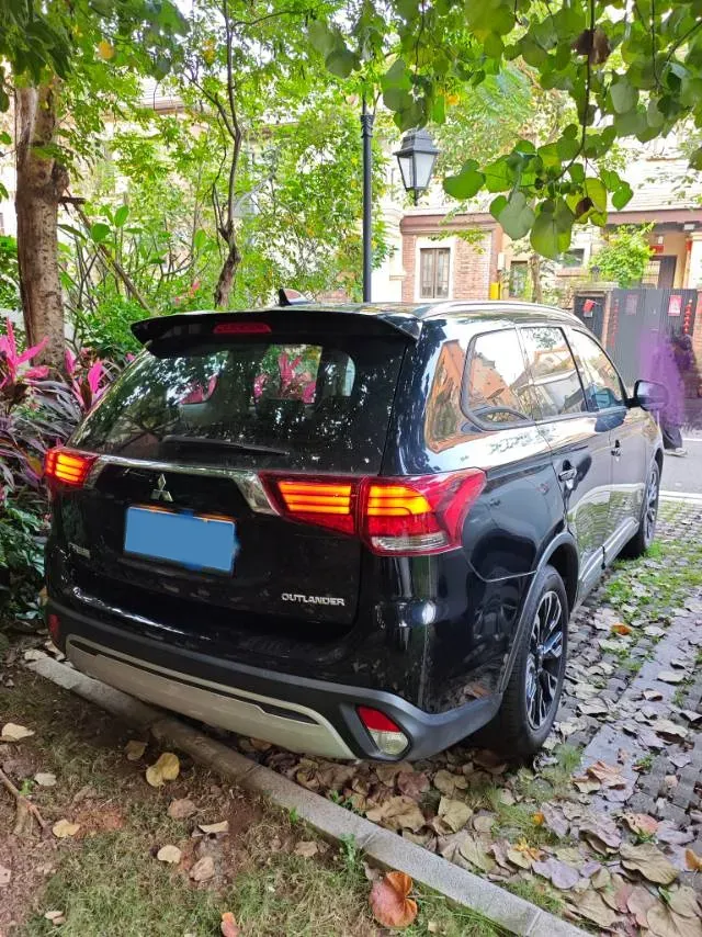 2019 Mitsubishi Outlander 2.0L 166HP L4 CVT,autocango,china used car exporter,china ev exporter,chinese used car exporter,chinese used ev exporter
