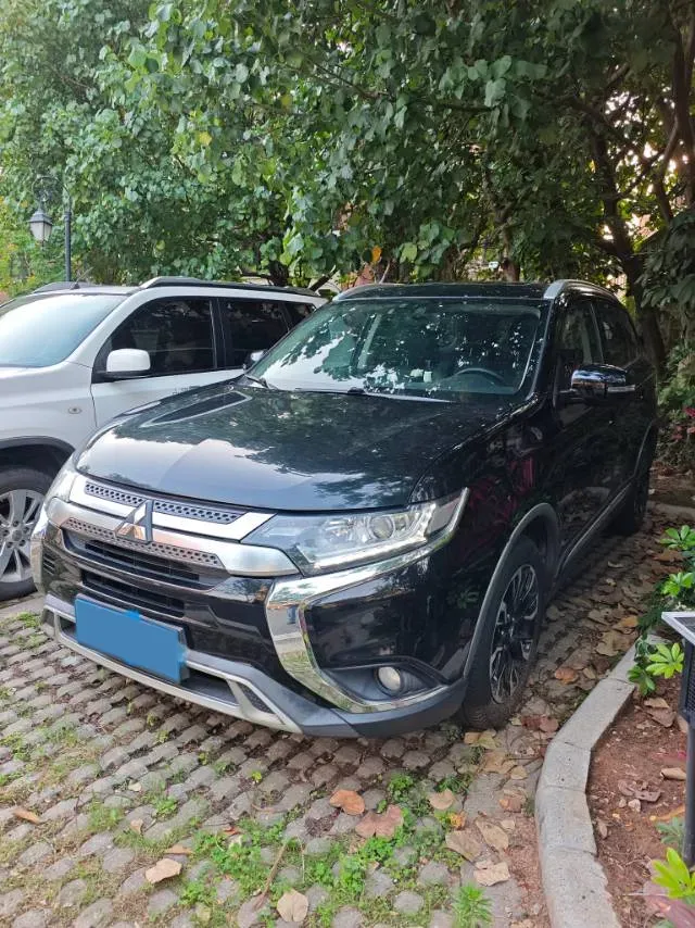 2019 Mitsubishi Outlander 2.0L 166HP L4 CVT,autocango,china used car exporter,china ev exporter,chinese used car exporter,chinese used ev exporter