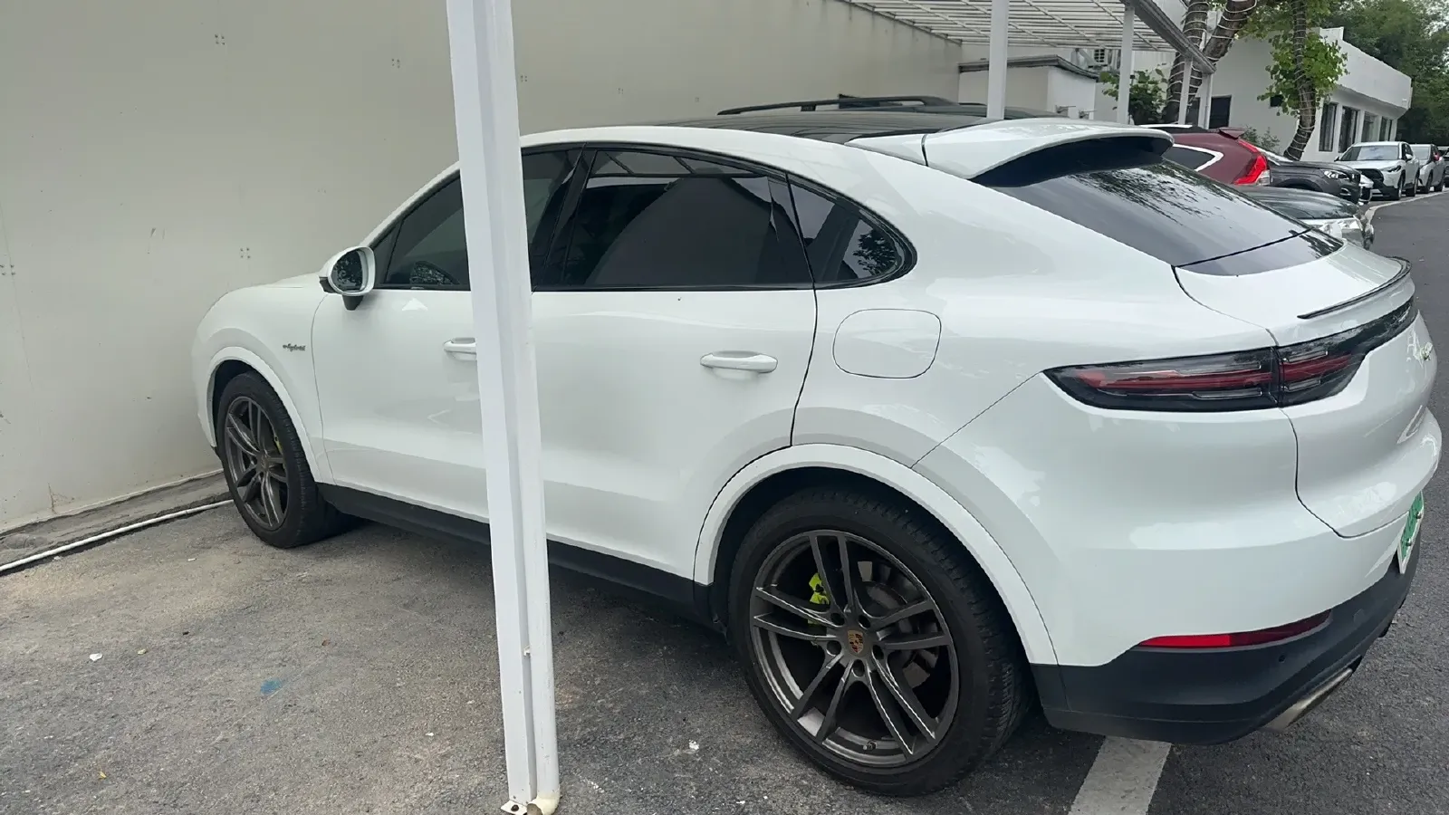 2023 Porsche Cayenne 2.0T 252HP L4 8AT PHEV 17.9KWH,autocango,china used car exporter,china ev exporter,chinese used car exporter,chinese used ev exporter