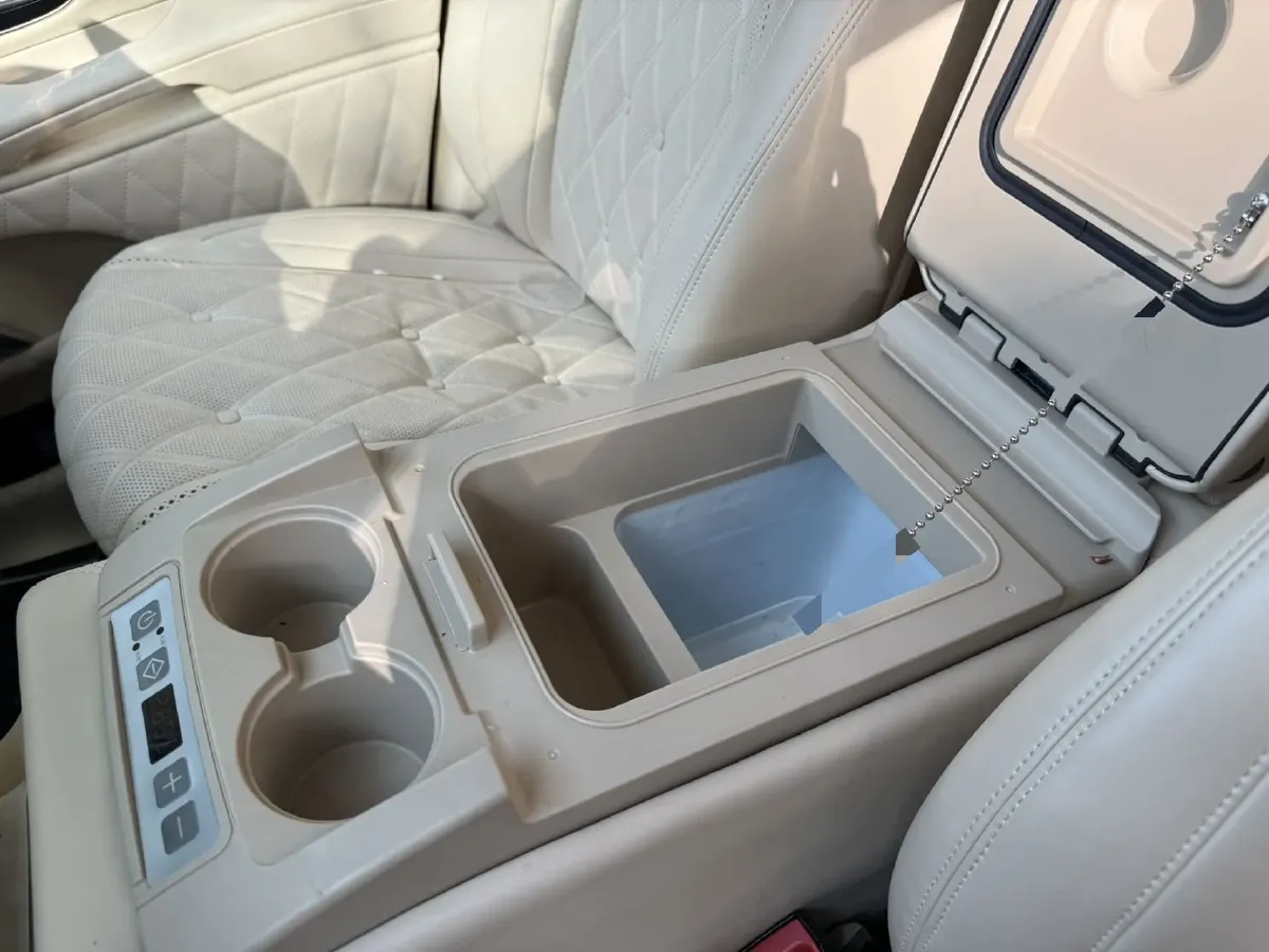 2020 Mercedes-Benz Vito 2.0T 211HP L4 9AT,autocango,china used car exporter,china ev exporter,chinese used car exporter,chinese used ev exporter